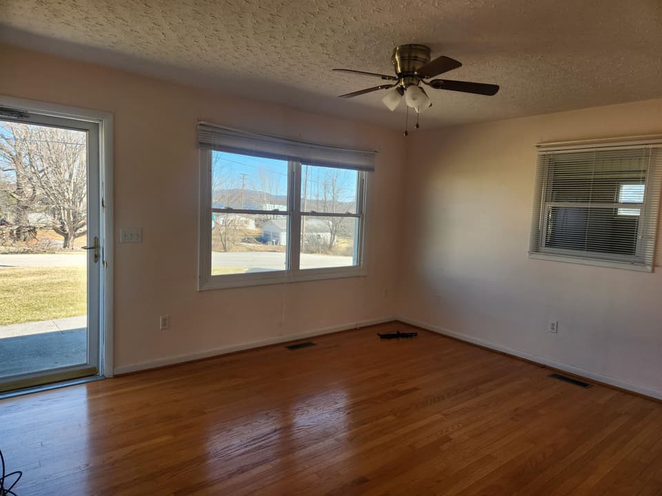 685 Starlight Drive, photo 6 of 30