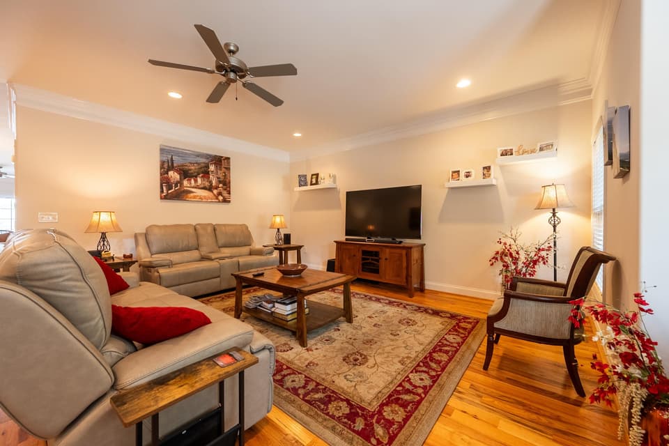 120 Phoenix Boulevard, photo 5 of 40
