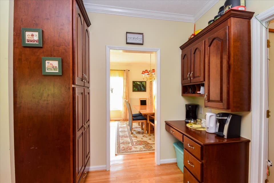 2070 Lake Vista Drive, photo 5 of 36