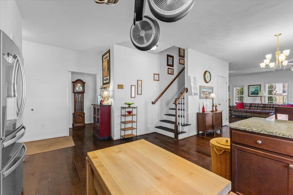 110 Roudabush Drive, photo 15 of 34