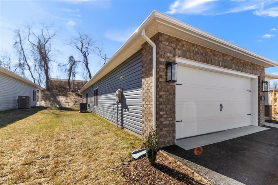 110 Vinnie Avenue NW, photo 2 of 36