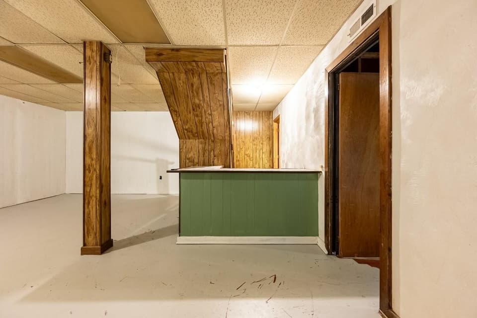 1045 Brown Street, photo 37 of 40