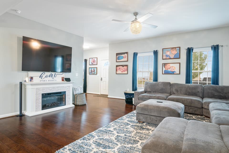 1680 Diana Drive, photo 7 of 40