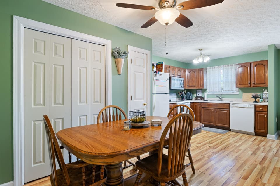 145 Gold Leaf Drive, photo 5 of 27