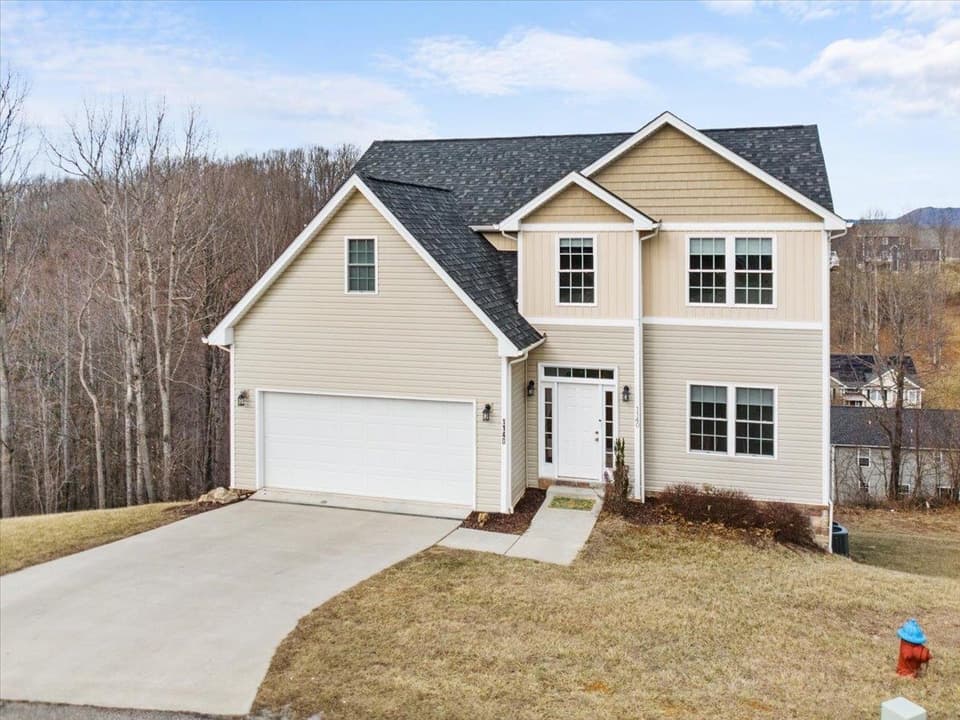 1140 Crosscreek Drive, photo 5 of 40