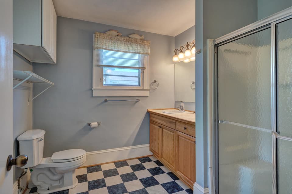 110 Lester Street, photo 28 of 40