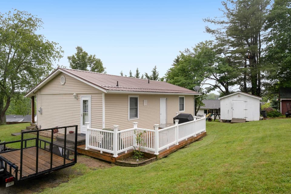 490 Sunnyside Lane, photo 8 of 36