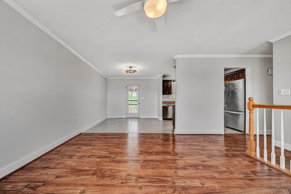 385 Tanglewood Drive SE, photo 7 of 40