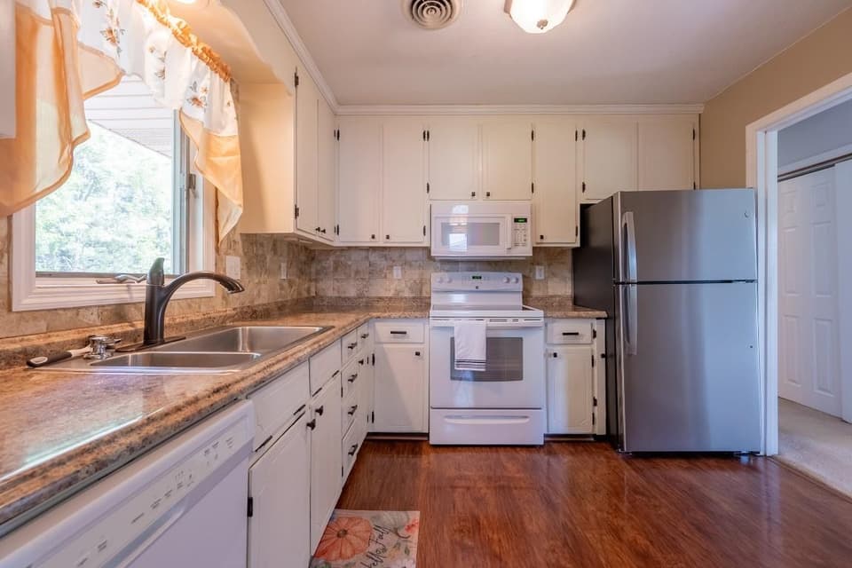 265 Mulberry Drive, photo 13 of 40