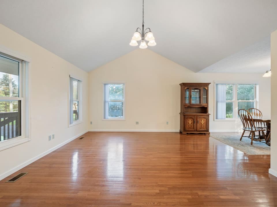 60 Wood Ridge Drive, photo 13 of 40