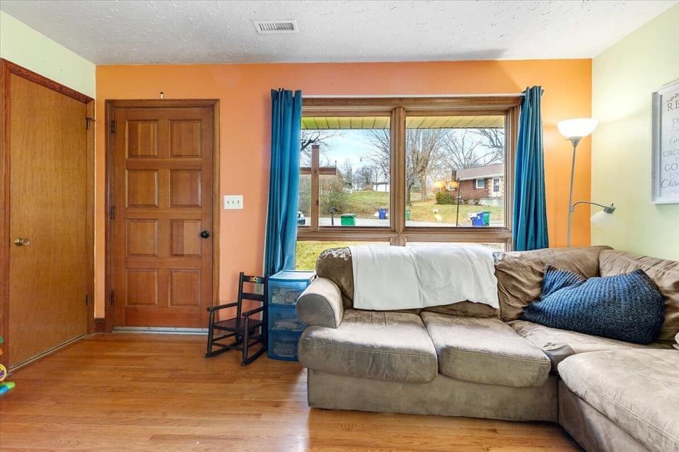 135 Griggs Street, photo 6 of 36