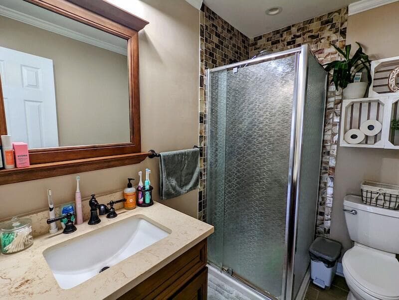 403 Lester Street, photo 21 of 38