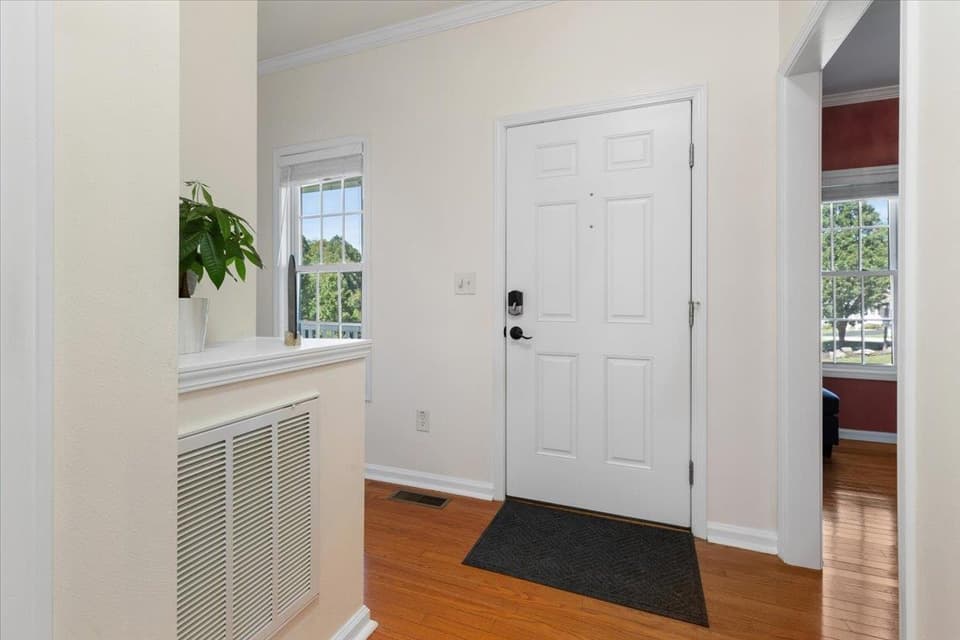 921 Crosscreek Drive, photo 8 of 40
