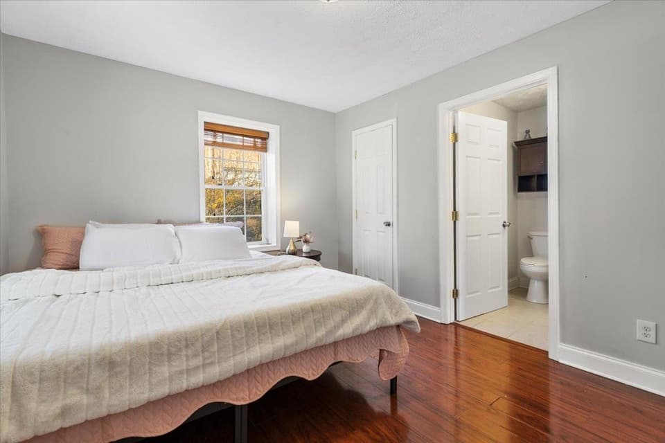 619 E Main Street, photo 18 of 40