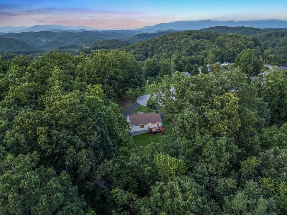 60 Wood Ridge Drive, photo 2 of 40