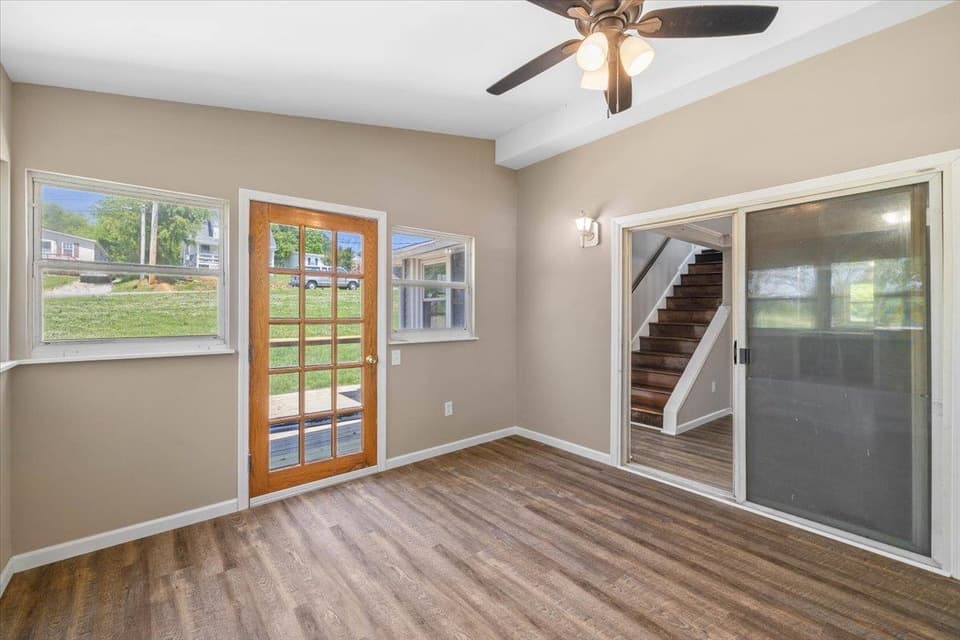 665 Liberty Street, photo 5 of 29