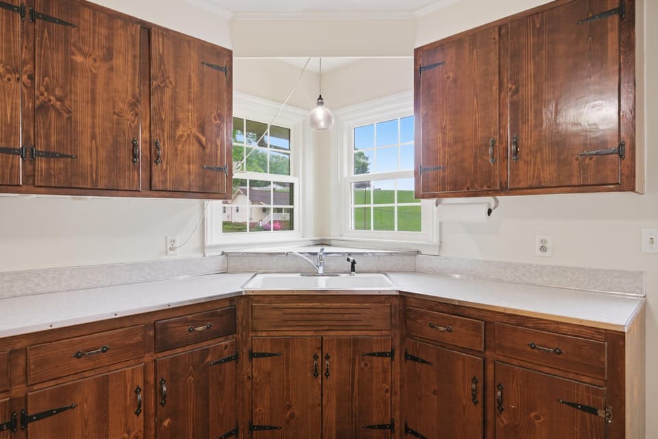 1710 Harman Drive, photo 13 of 40