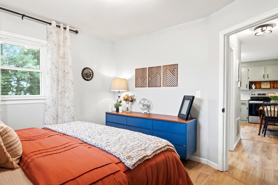 255 Fisher Street SE, photo 16 of 40