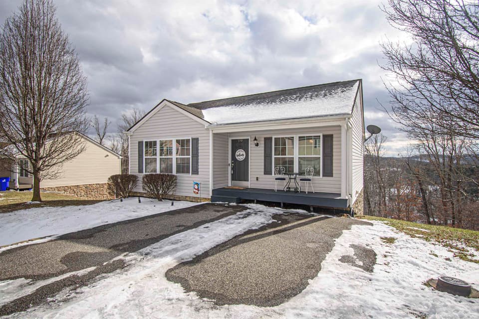 190 Robin Hood Drive, photo 3 of 40