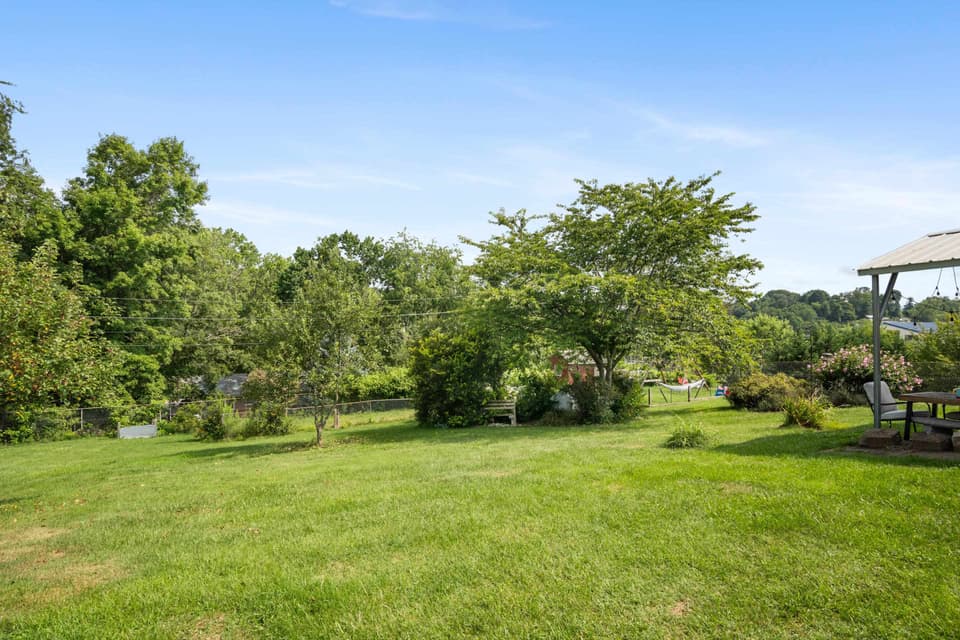 105 Wades Lane, photo 32 of 40