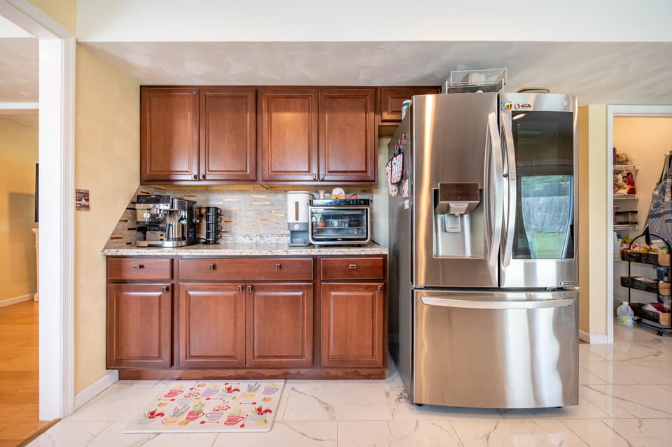 435 Majestic Drive, photo 9 of 26