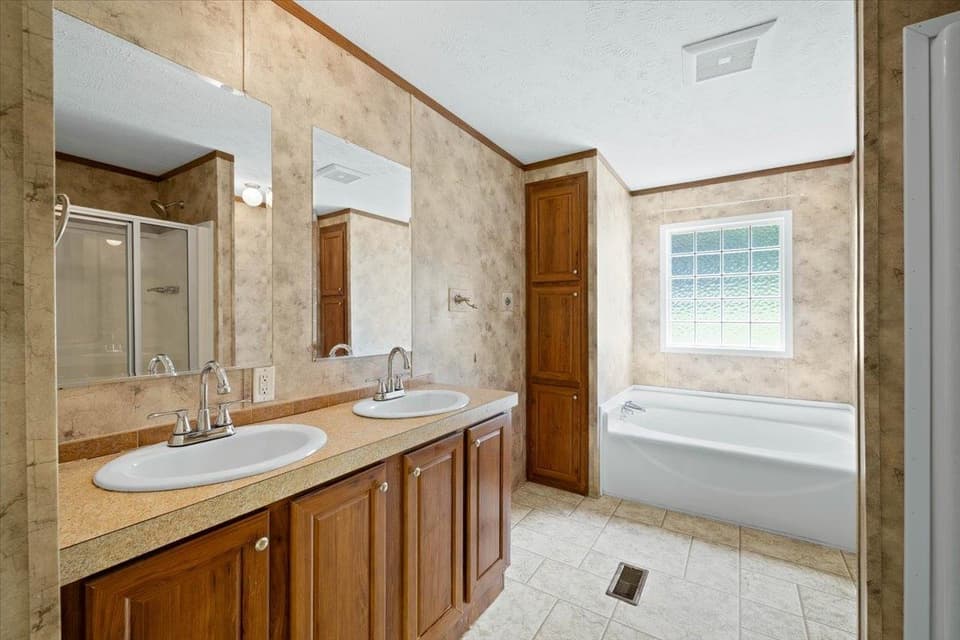 655 Peachtree Hill, photo 16 of 33