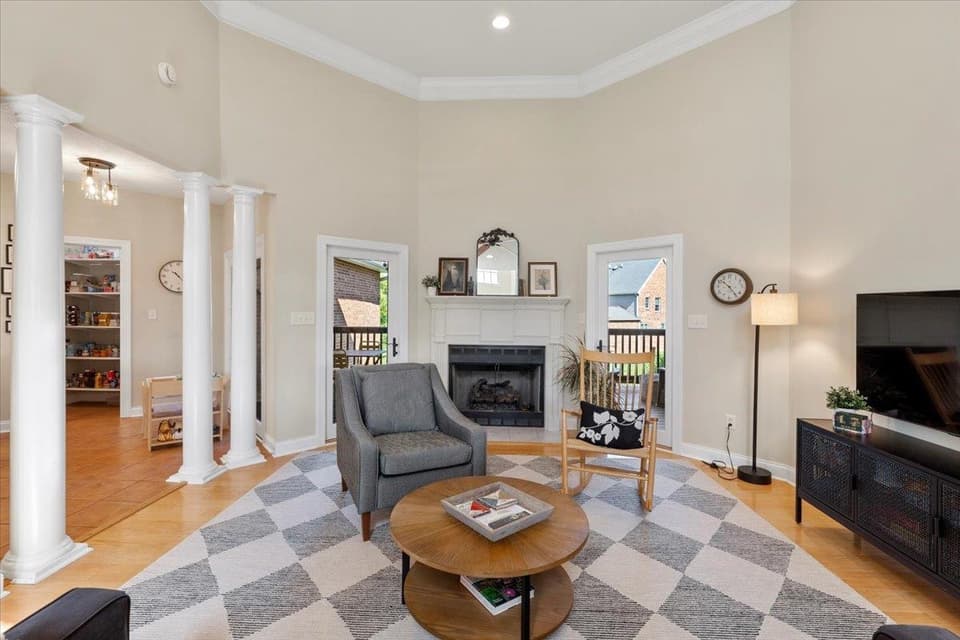 2120 Knoll Crest Drive, photo 20 of 40