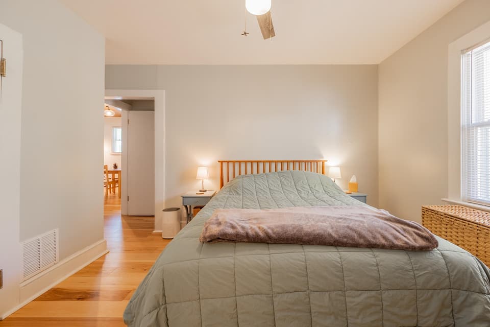 940 Forest Street, photo 24 of 40