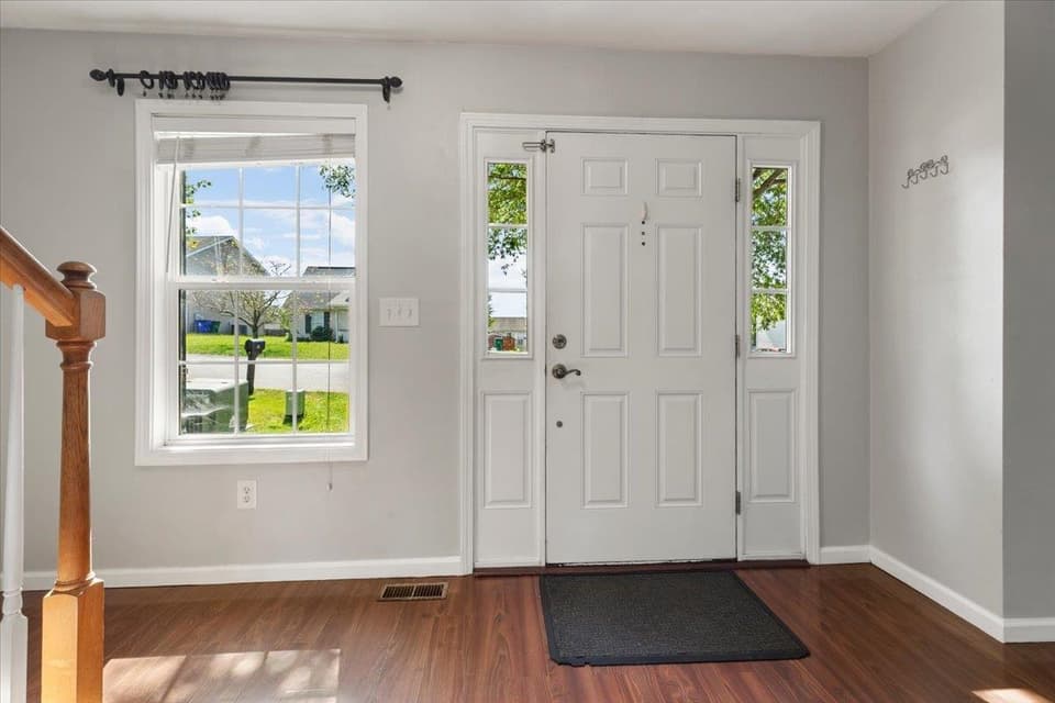 305 Sequoia Circle, photo 7 of 40