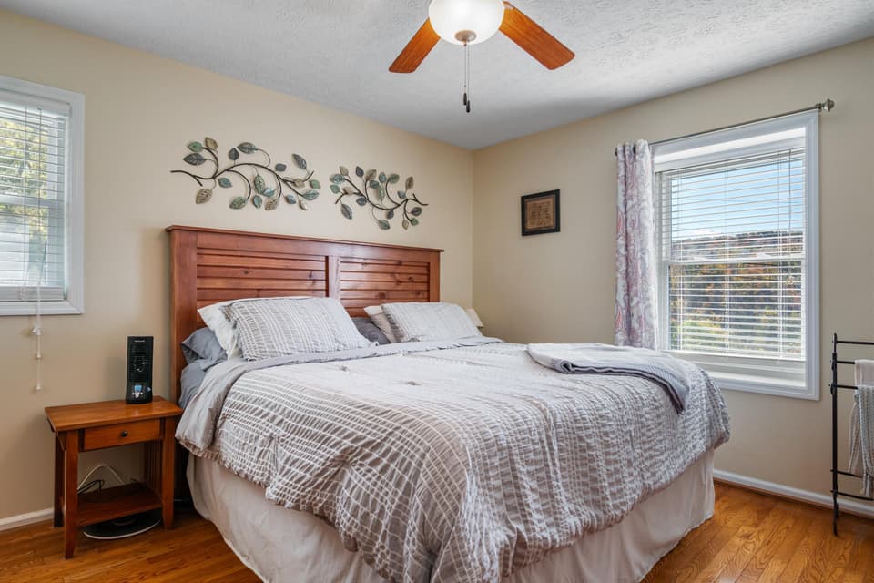 505 Willow Drive, photo 25 of 40