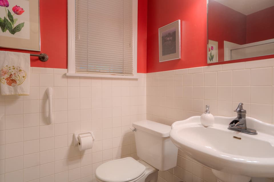 110 E Main Street, photo 23 of 37