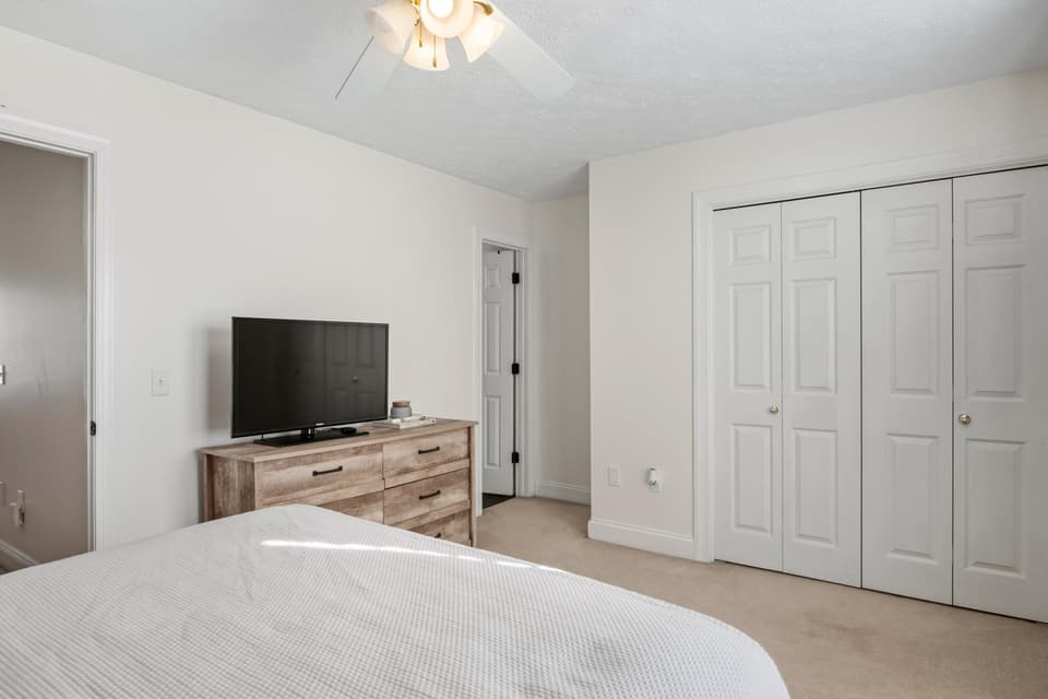 145 Blue Leaf Drive, photo 19 of 40