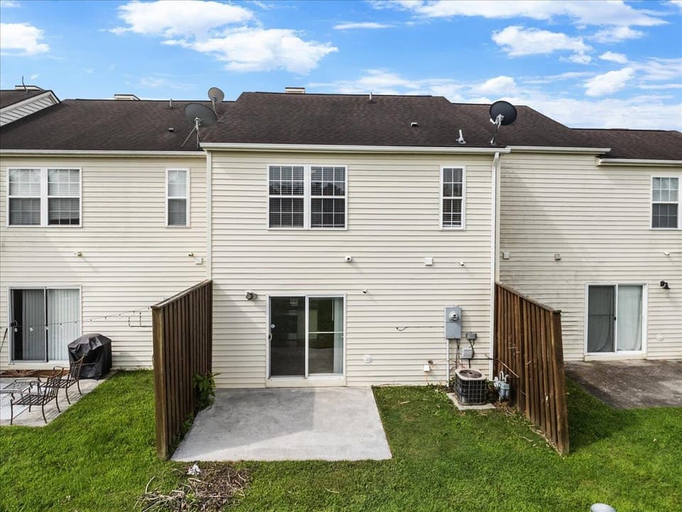 300 Willow Oak Drive, photo 31 of 40