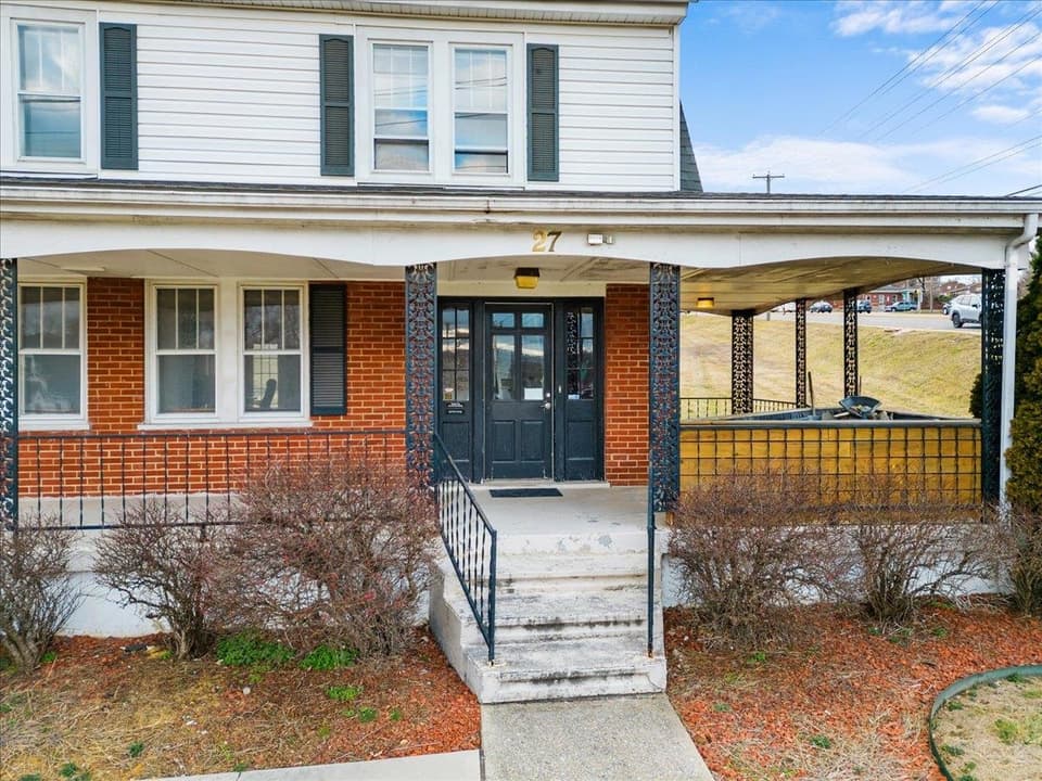 27 Scattergood Drive NW, photo 3 of 40