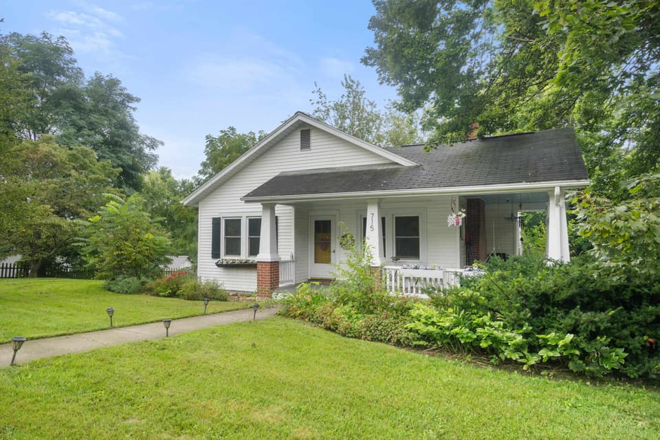 715 Church Street, photo 2 of 40