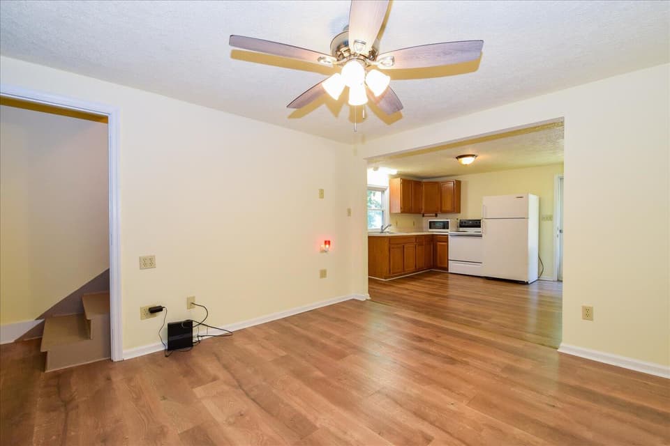 1008 Rock Road E, photo 3 of 21