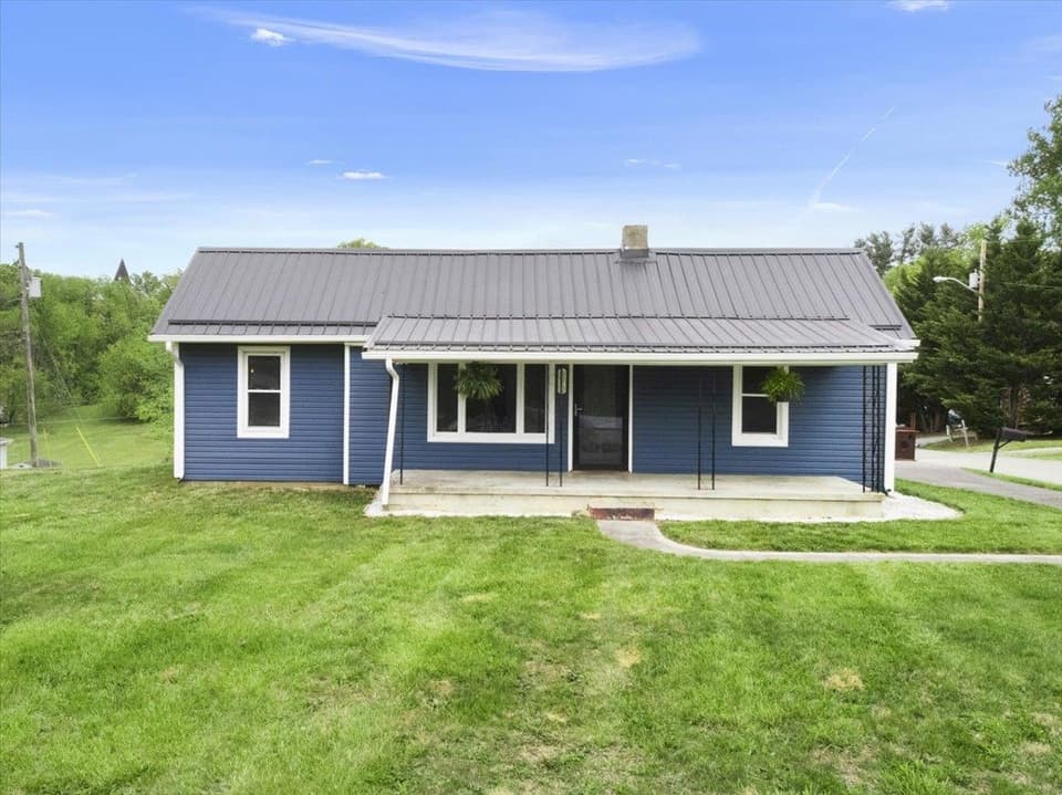 690 Harless Street, photo 2 of 40