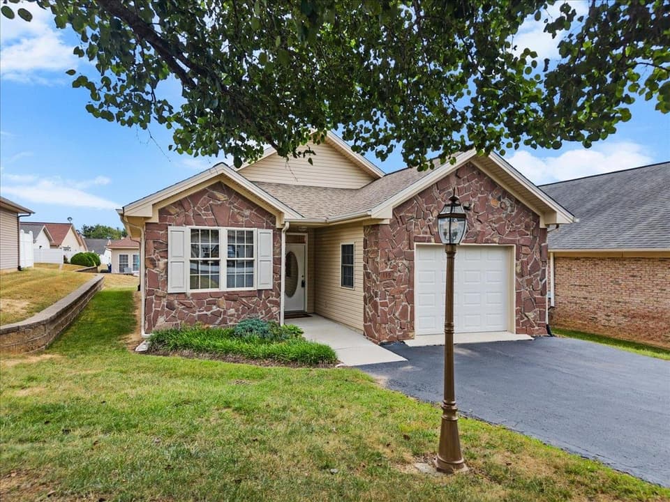 115 Windsong Lane NW, photo 34 of 40
