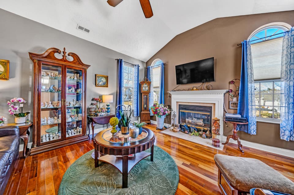 55 Revolution Cir, photo 6 of 35