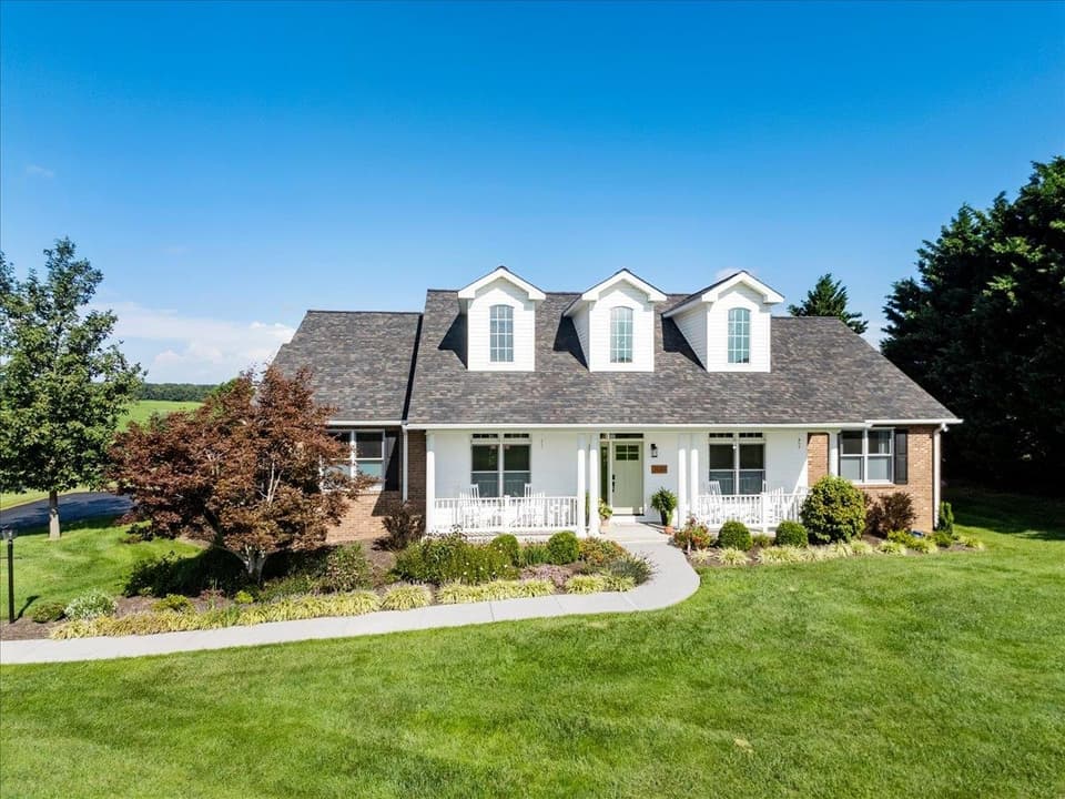 2120 Knoll Crest Drive, photo 6 of 40