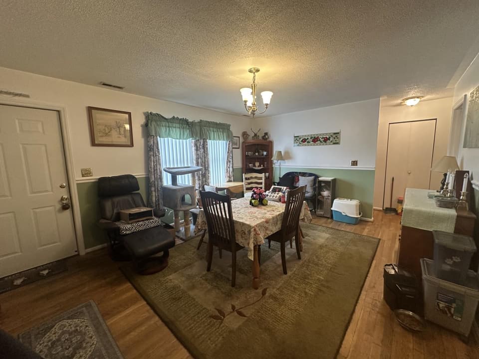 3301 Springview Drive, photo 6 of 32