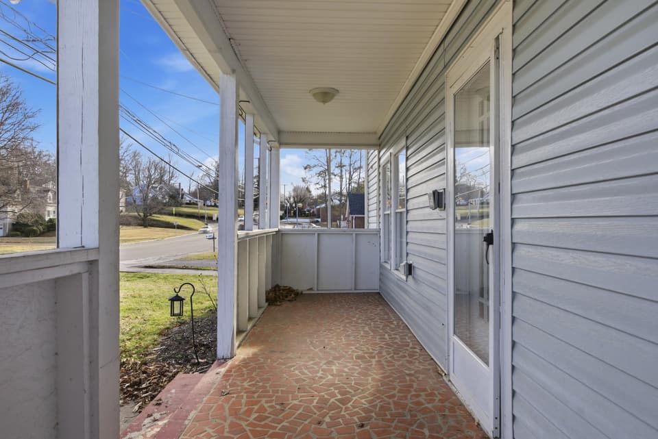 509 W Main Street, photo 7 of 40