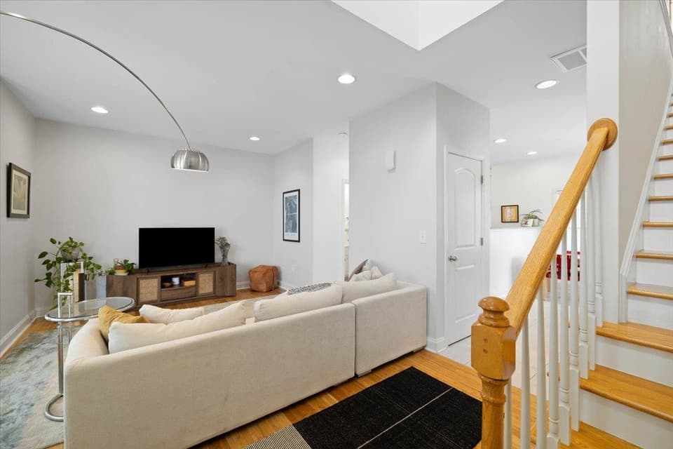 95 Phoenix Boulevard NW, photo 4 of 31