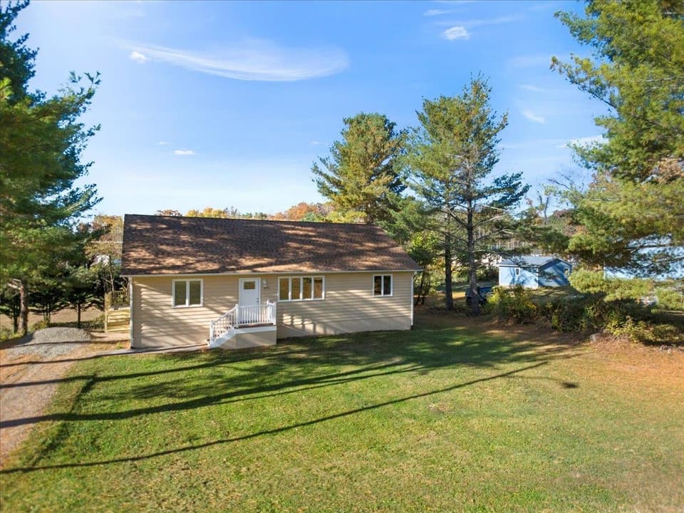 395 Cherokee Drive, photo 5 of 40