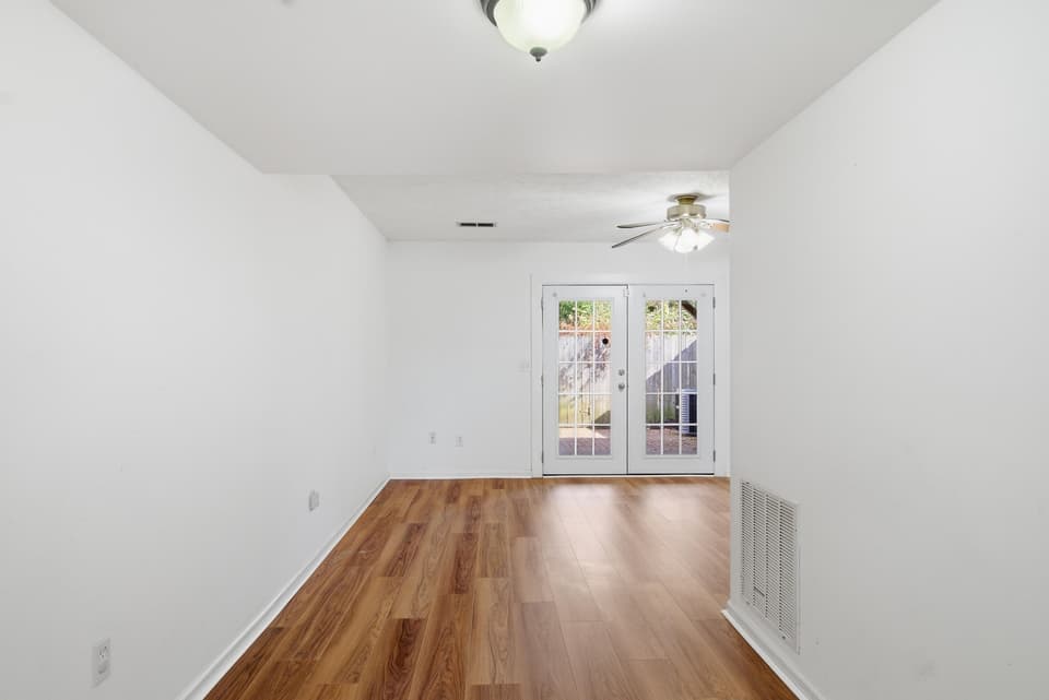 1655 York Drive, photo 11 of 38