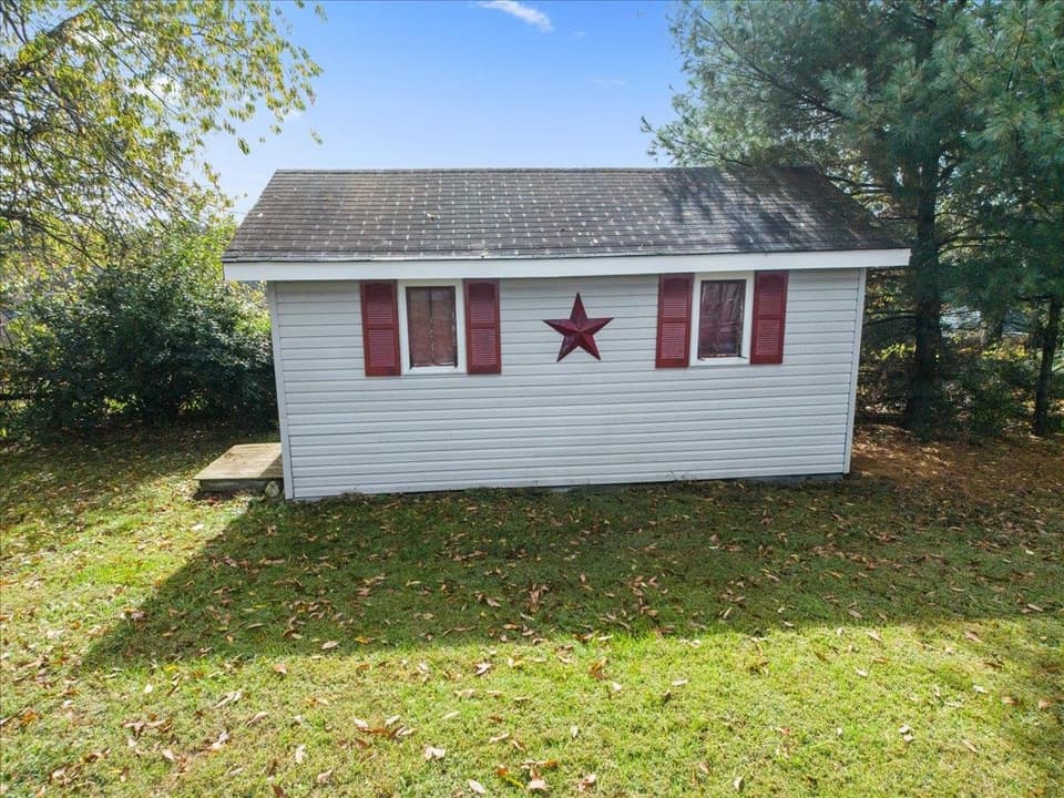 1363 Dow Street, photo 34 of 40