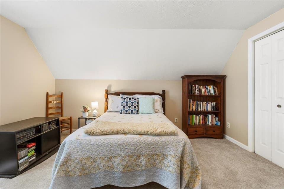 1290 Sherwood Drive, photo 28 of 40