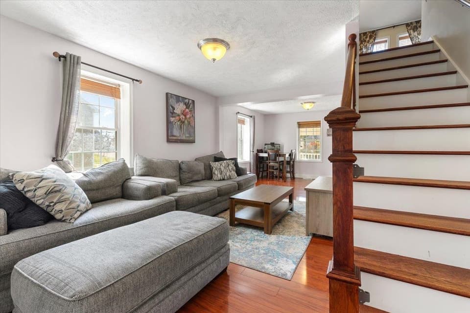 619 E Main Street, photo 12 of 40
