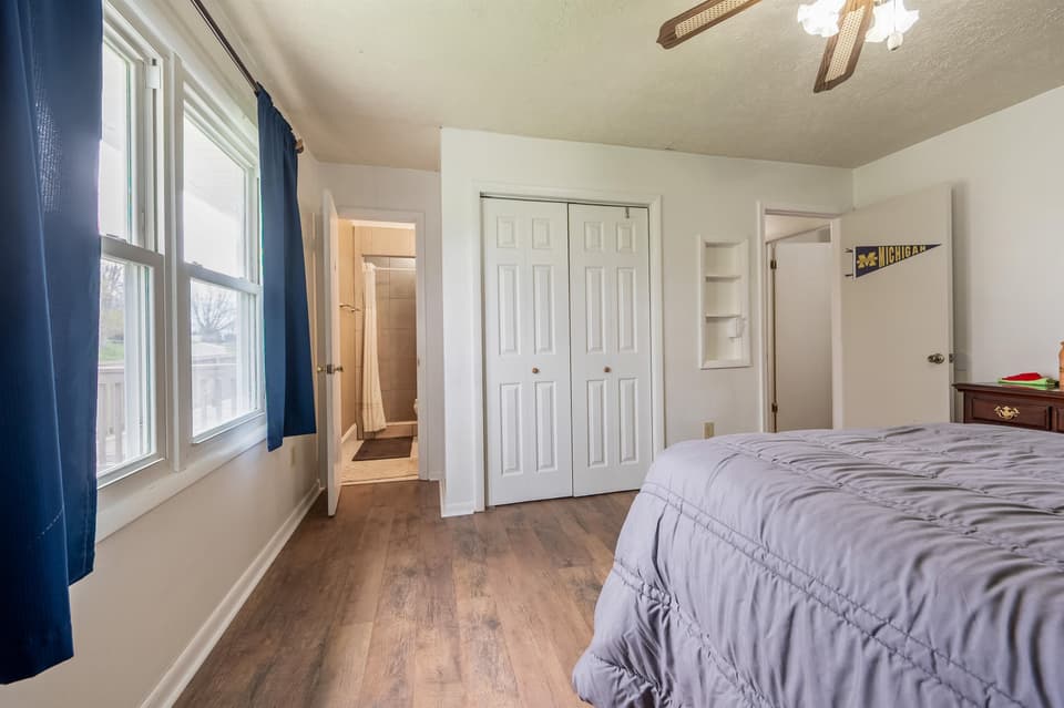 1380 Dow Street, photo 17 of 40