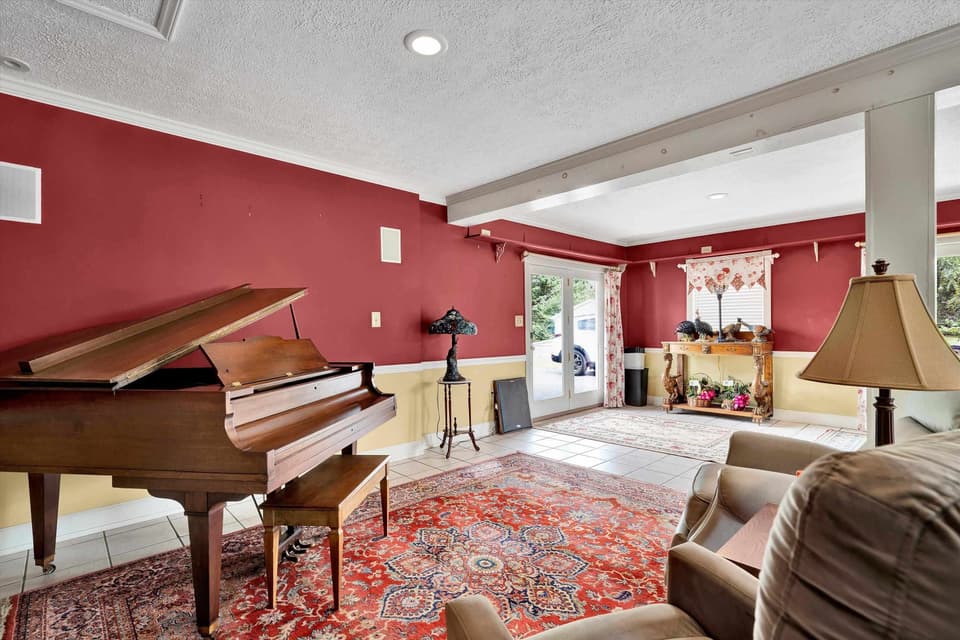 115 Lester Street, photo 18 of 40